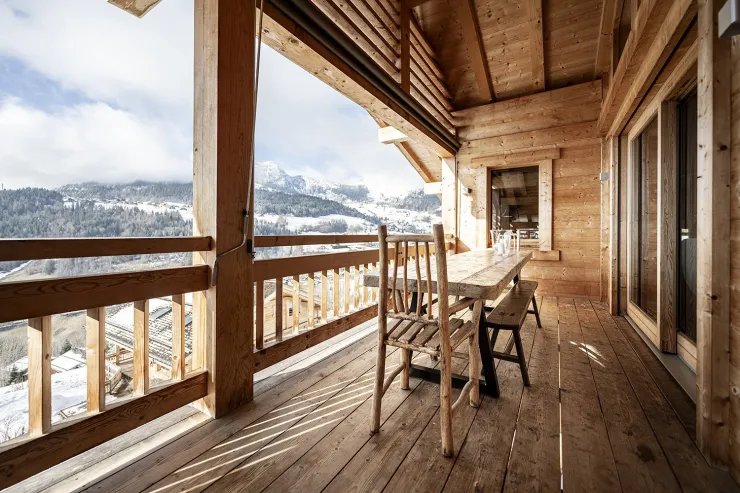 Covered terrasse area with table for 15 people