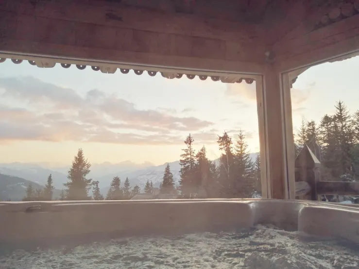 Hot tub 