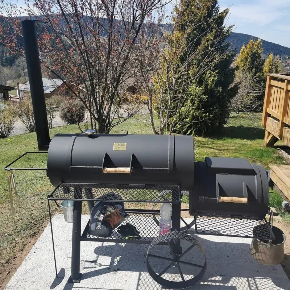 Barbecue joe's smoker