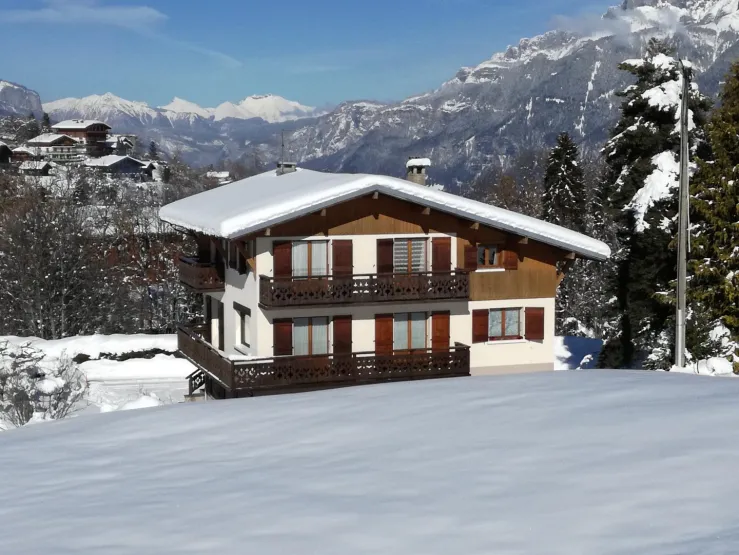 The studio is located on the 2nd floor of the chalet