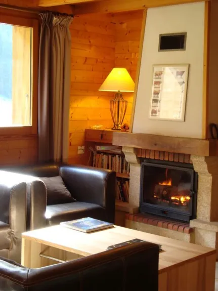 L AMBIANCE DU CHALET AVEC SA CHEMINEE