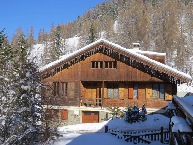 Chalet Les Jacobines l'Hiver - Télésiège de La Roche à 150m.