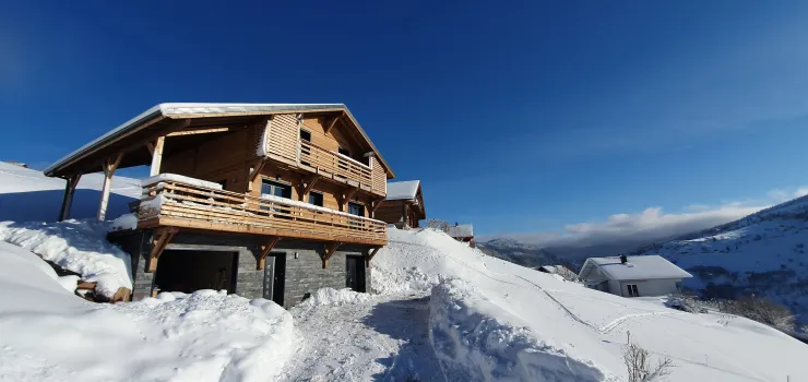 Situé à 800 m d'Alt sur les hauteurs de la Bresse 