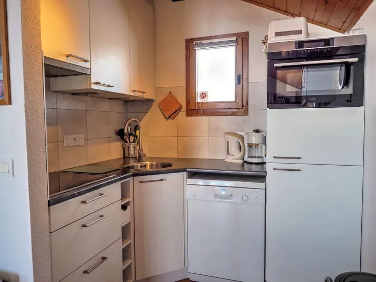 New well equipped kitchen