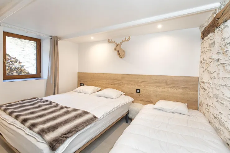 Chambre n°2: 1 lit double en 160+ 1 lit en 90+TV