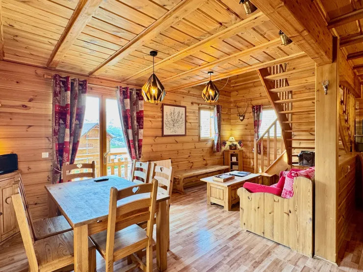 Living room/dining room 