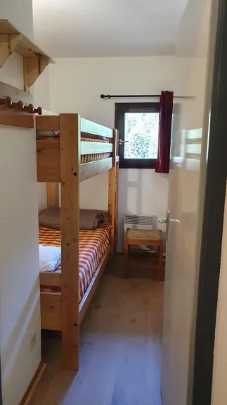 Chambre avec lits superposés