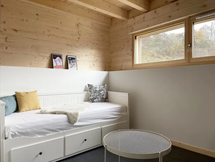 Chambre avec un lit gigogne transformable en 2 lits simples