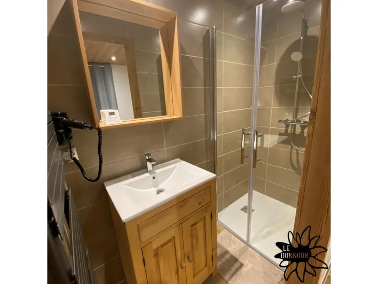 Double bedroom - Private bathroom