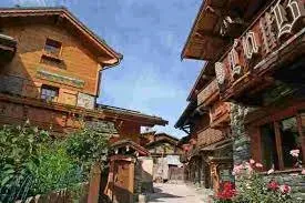 Chalet Bovate en plein centre du vieux village de Montchavin