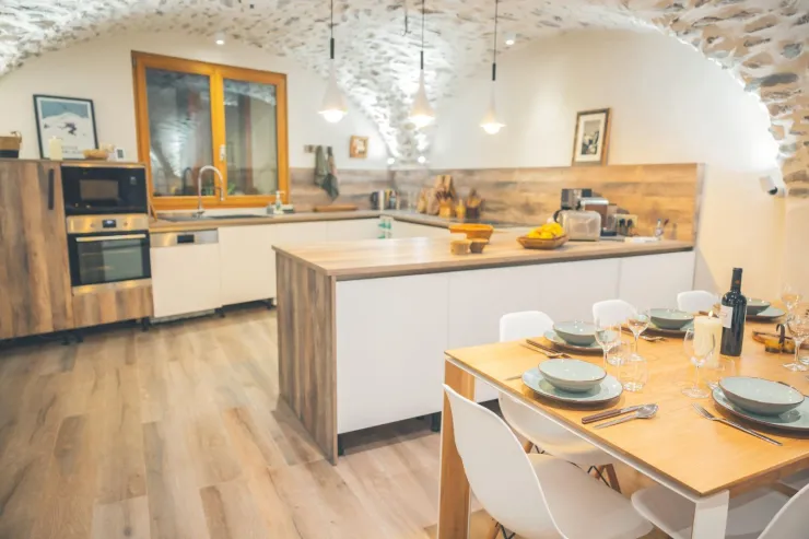 Large kitchen equiped to cook for large group