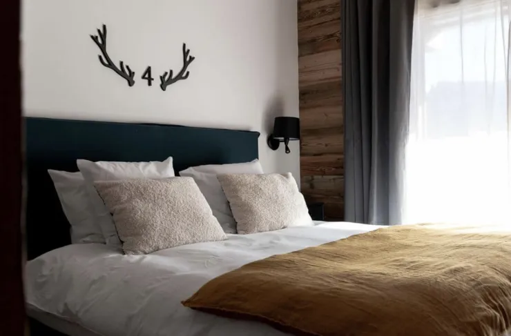 Double bedroom with en-suite shower room and wc