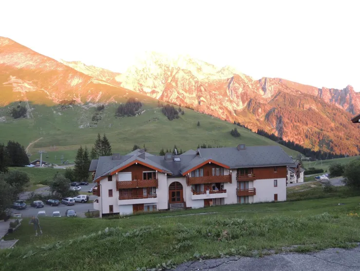 vue la montagne en été