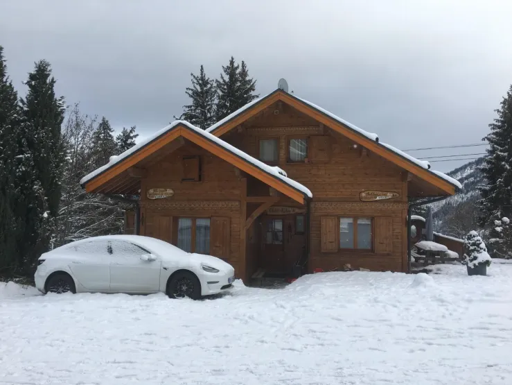 The chalet in winter (recharging possible for electric car (16A)