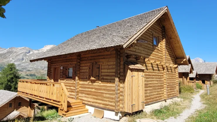Le chalet côté entrée