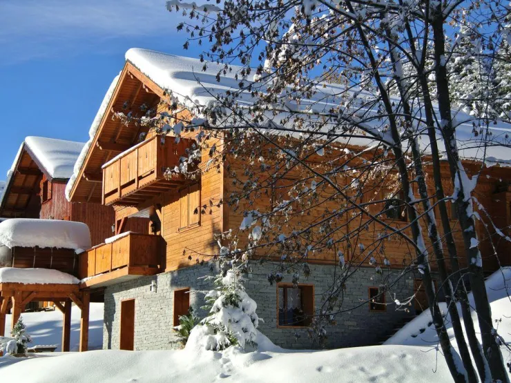 The Robin chalet (the rental corresponds to the level with stone facing).