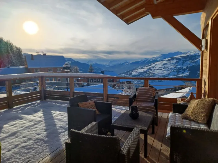 Terrasse semi abritée, vue magique.