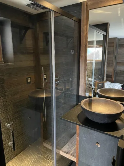 Douche attenante chambre 1