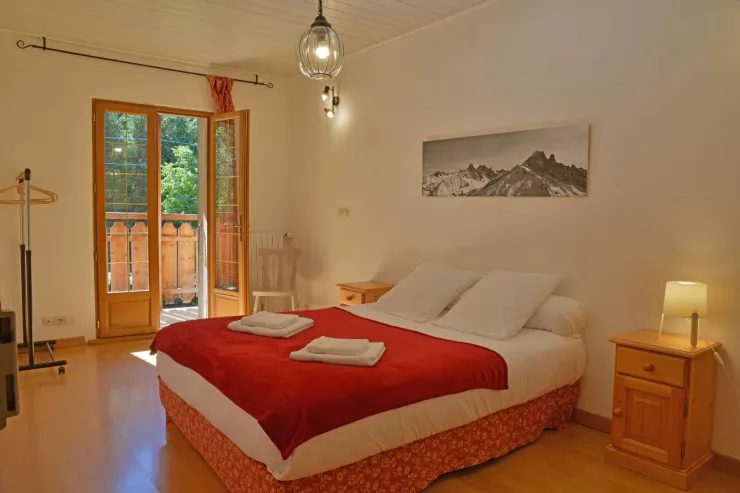 Chambre 1 : 1 lit 2 places de 140x190 cm