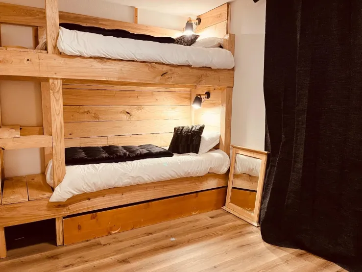 Avec un lit escamotable 