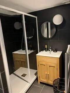 une des trois salles de bain