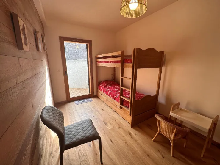 chambre enfant lit superposés avec un lit tiroir 3*80