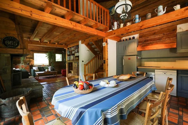Dining & Kitchen side