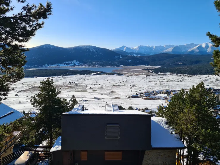 Vue imprenable du balcon en hivers