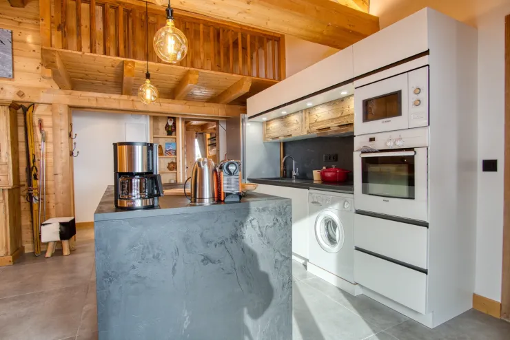 Coin cuisine et vue sur la montagne 