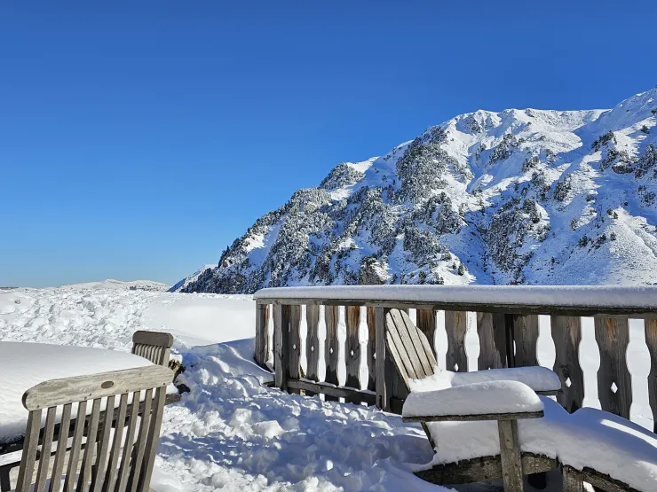 Grande terrasse solarium 30 m2, départ et arrivée skis aux pieds, sans vis-à-vis