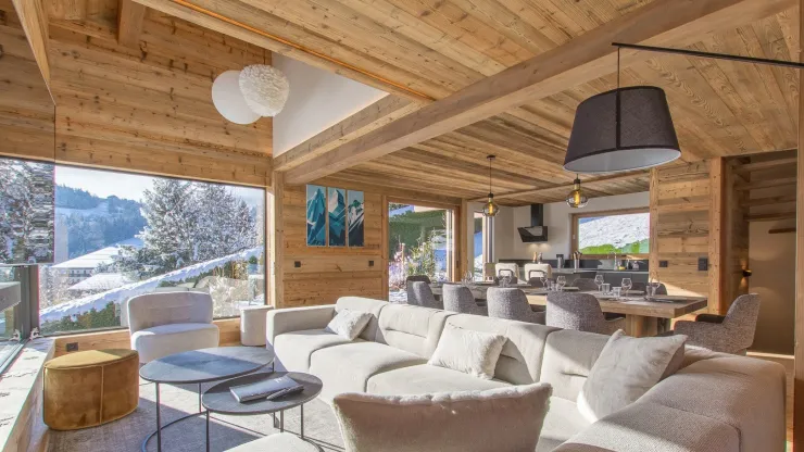 Living room with panoramic view on Mont-Blanc