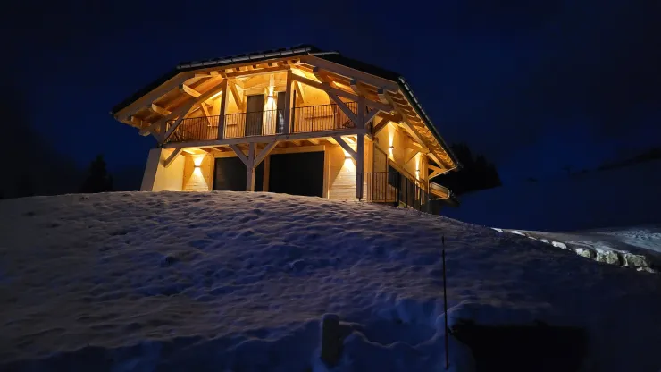 Façade SUD avec vue exceptionnelle sur la vallée