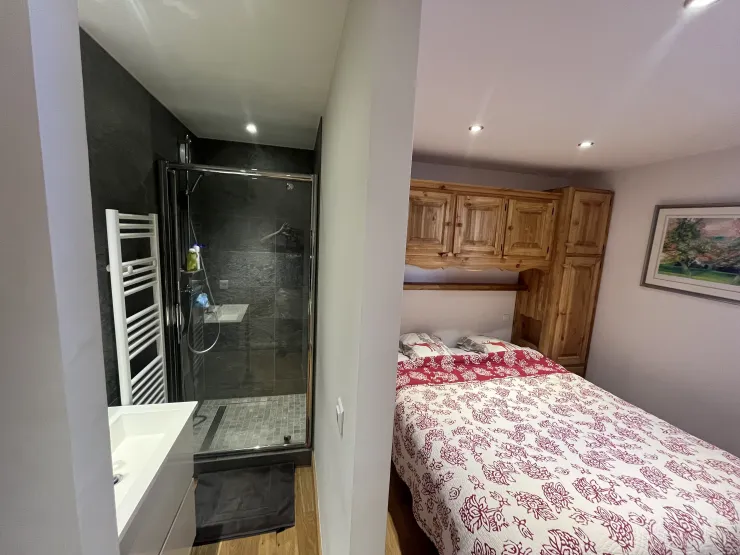 Chambre N°2 avec douche