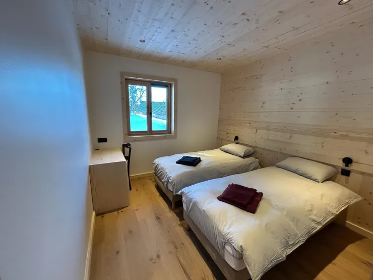 Chambre 2 : 2 lits simples ou 1 lit double à votre convenance 