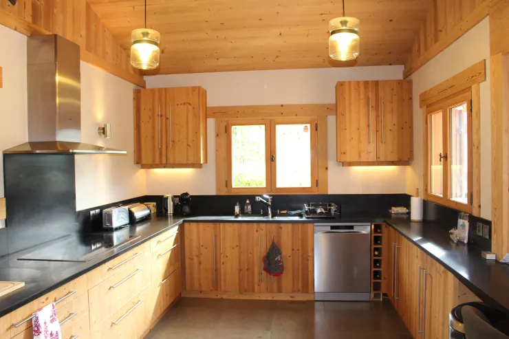 EQUIPPED KITCHEN