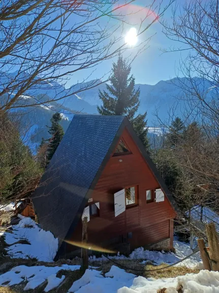 Le chalet vue de la route  