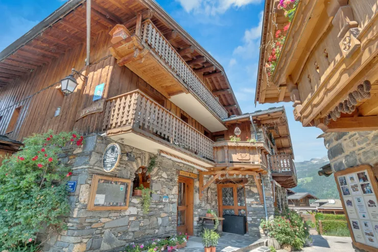 Le chalet avec le restaurant au rez de chaussée