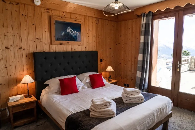 chambre 1 avec sa salle de bain/douche