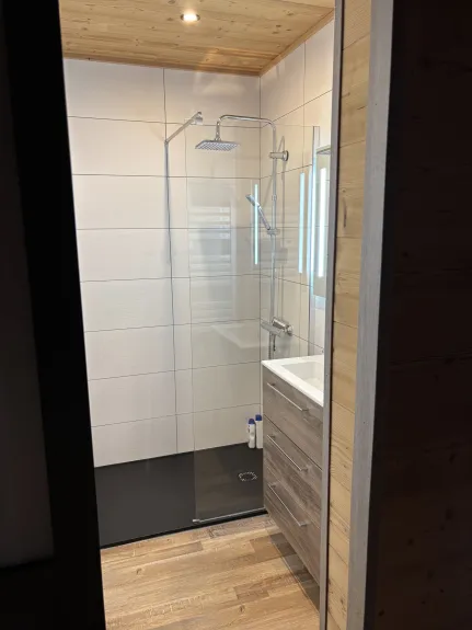 LA SALLE DE BAIN DU HAUT