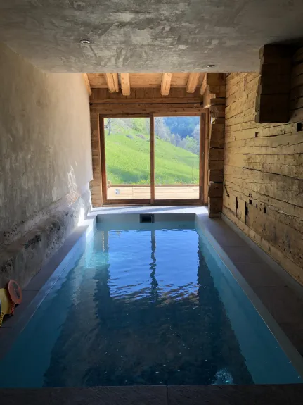 INDOOR SWIMMING POOL