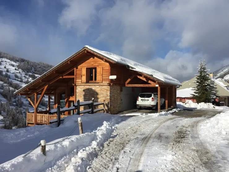 Vue extérieure chalet hiver