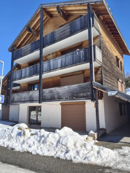 vue du chalet le bouquetin, à la crête du berger, appartement situé au second étage (à droite)