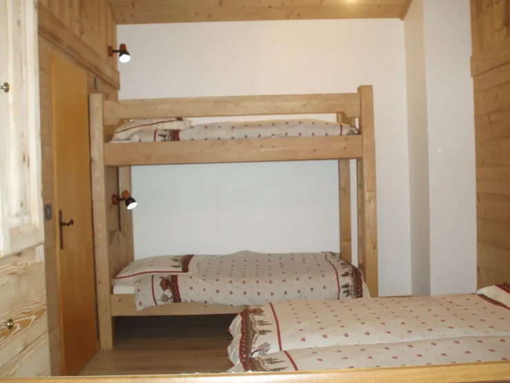 Chambre 2 (lits jumeaux + lit superposé)