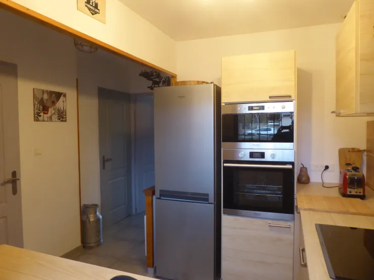 kitchen - refrigerator/freezer - pyrolytic oven - microwave oven