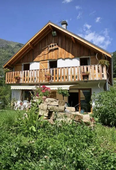 A mountain village and major ski resort, pleasant in both summer and winter