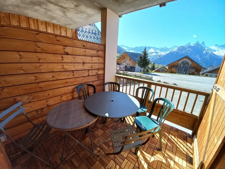BALCON VUE AIGUILLES ETE