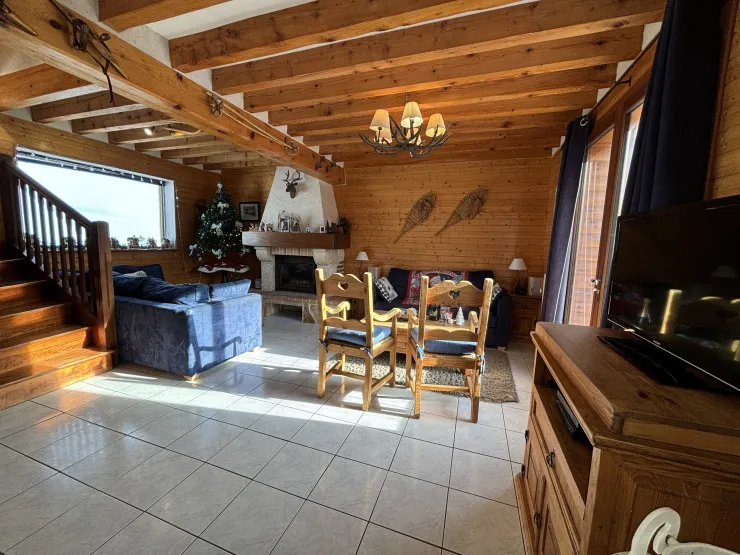 Double living room with vue on norht and sounth side (1st floor)