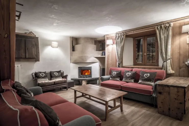Tannerie lounge with fireplace