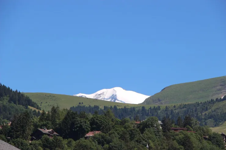 Le dôme du Miage situé à droite du mont Blanc 