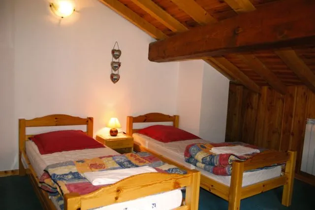 Chambre 2 lits 2eme niveau